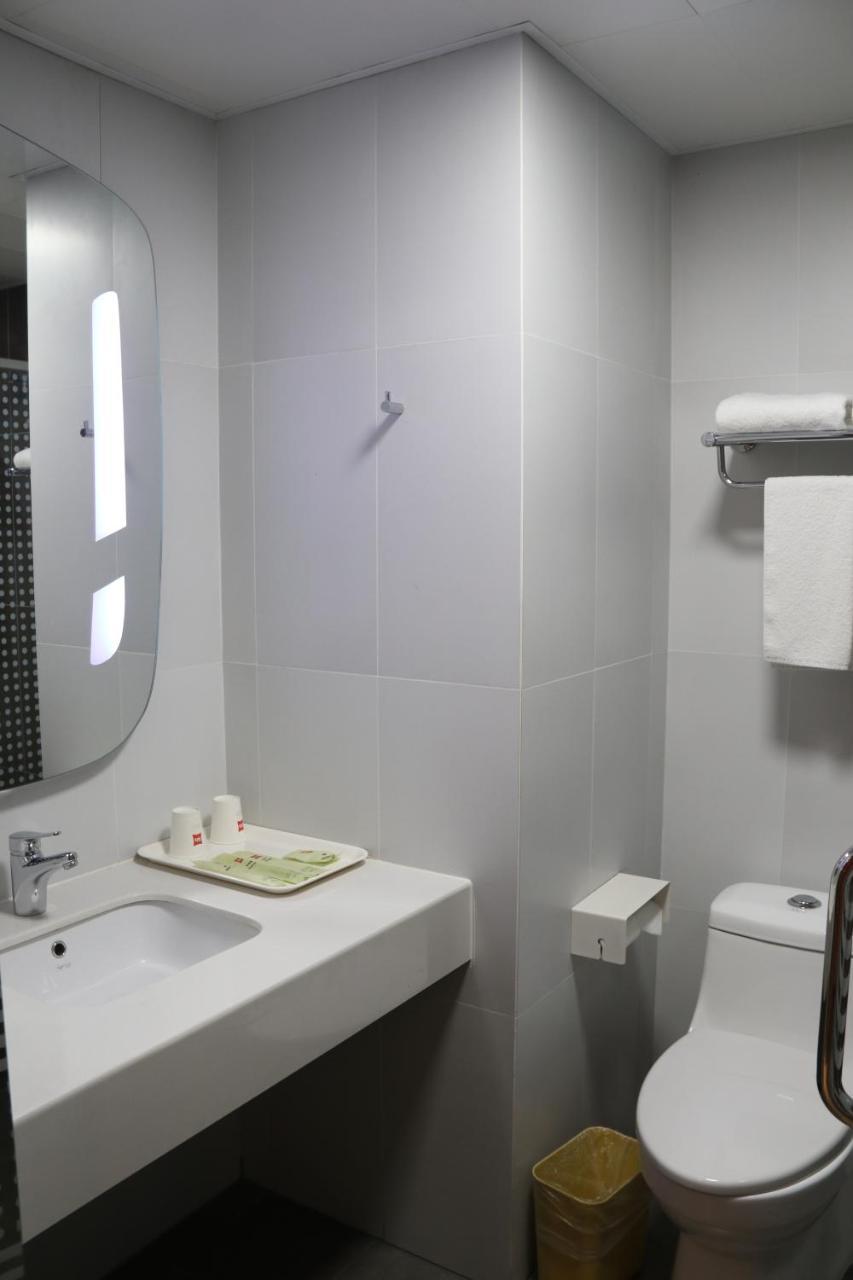 Ibis Chengdu Sm Square Hotell Eksteriør bilde