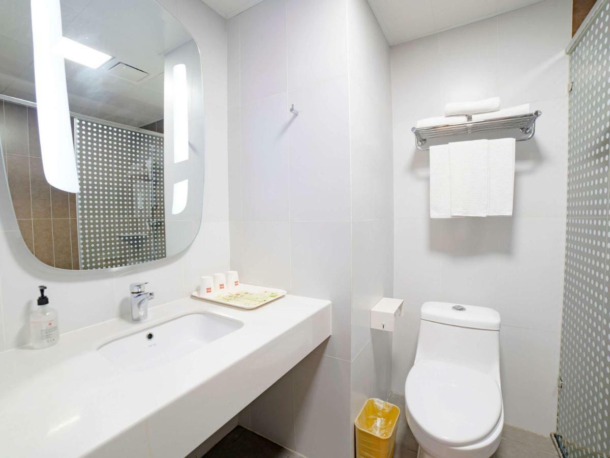 Ibis Chengdu Sm Square Hotell Eksteriør bilde